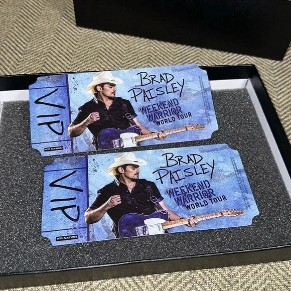 BRAD PAISLEY ‼️Official Merch‼️ 3 piece shot glass and bottle opener/2 vip CMT - Picture 3 of 7